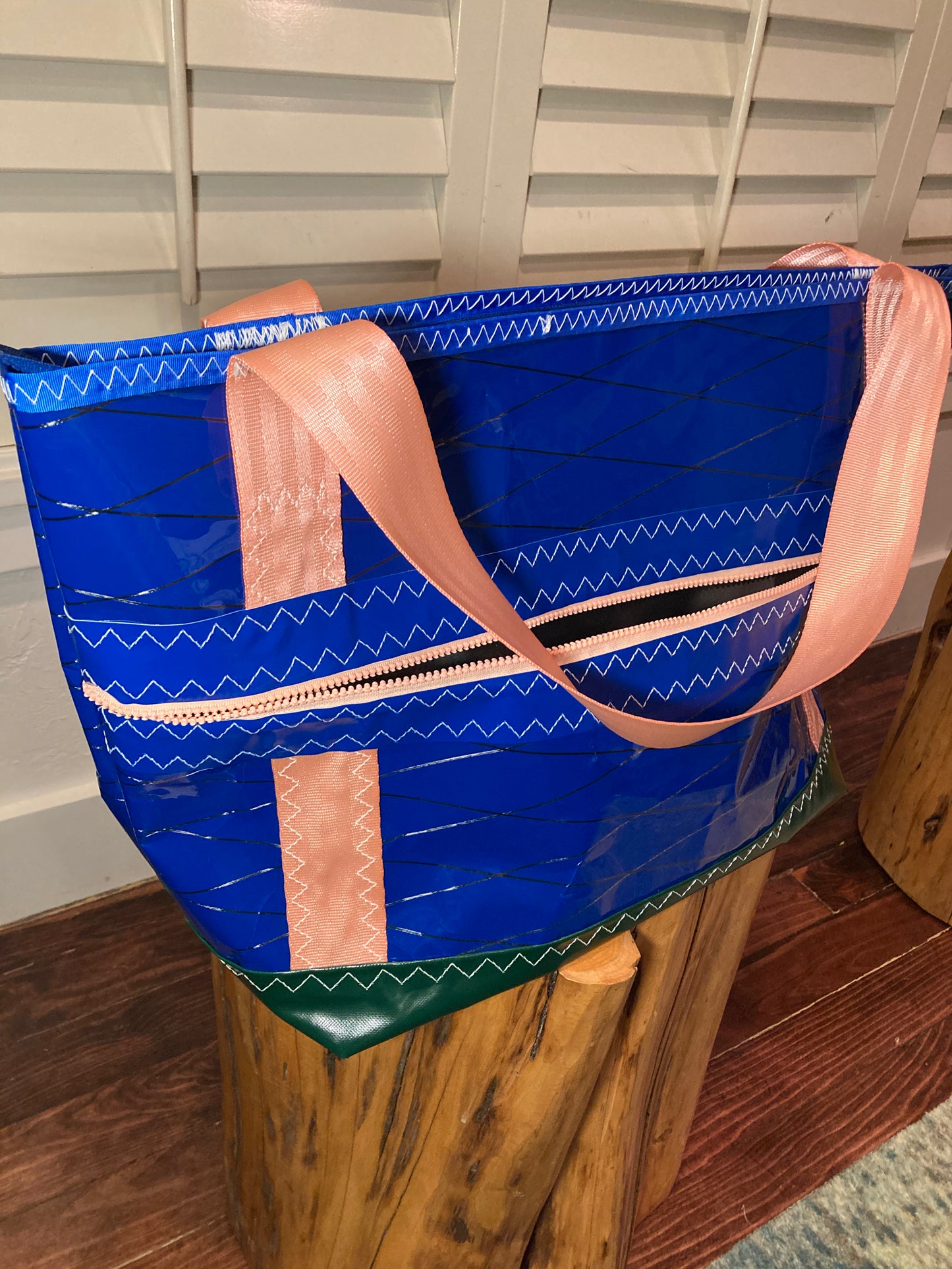 Stand up tote 167 blue peach and green